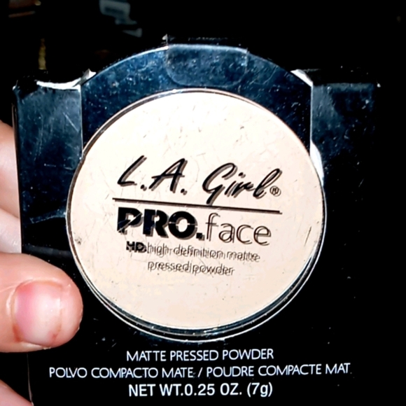 L.a girl pro face matte pressed powder - Picture 1 of 1